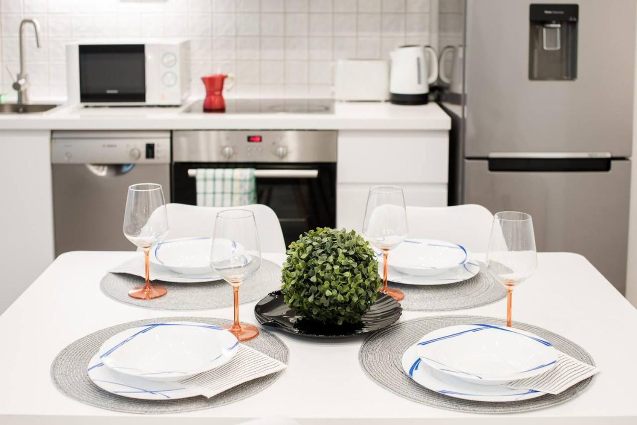 Newly Refurbished At Superb Location Apartman
