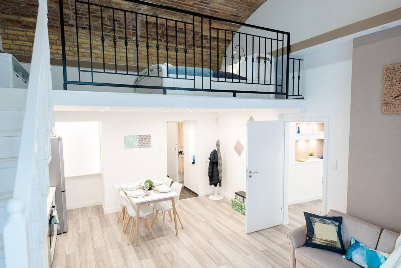 Newly Refurbished At Superb Location Apartament Budapesta