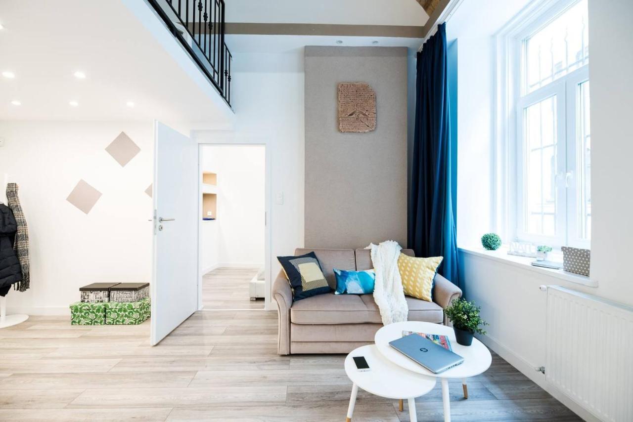Newly Refurbished At Superb Location Budapesta